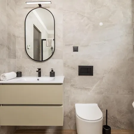 דירה Belinda With Balcony אופטיה