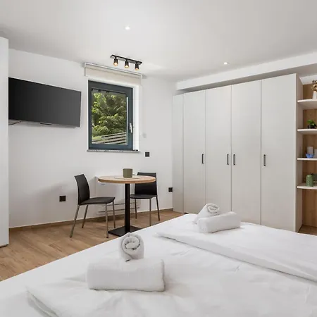 Belinda With Balcony