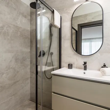 דירה Belinda With Balcony