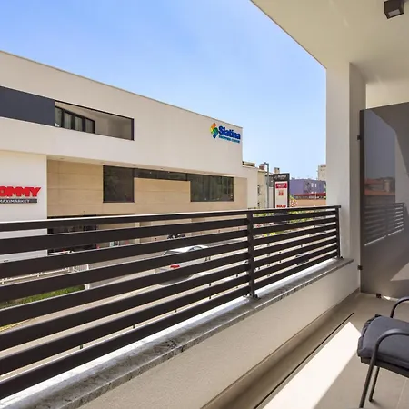 דירה Belinda With Balcony *