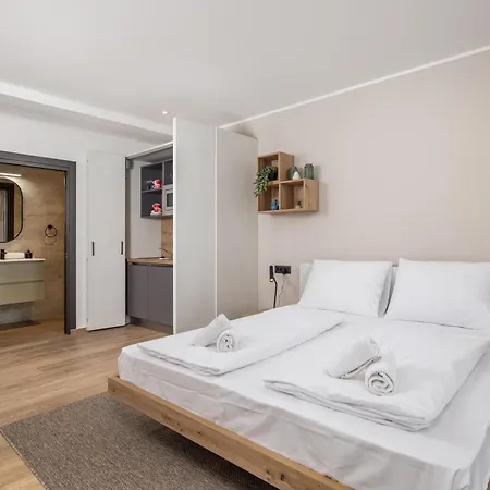 Belinda With Balcony * אופטיה