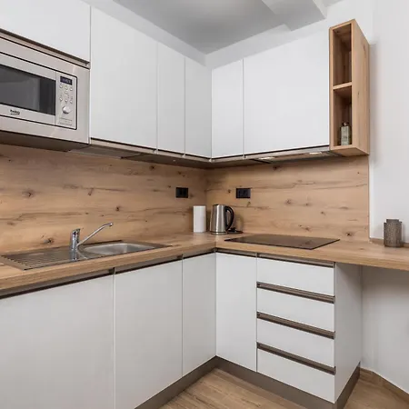 Belinda With Balcony דירה