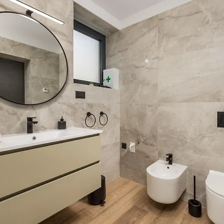 דירה Belinda With Balcony