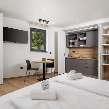 Belinda With Balcony * אופטיה