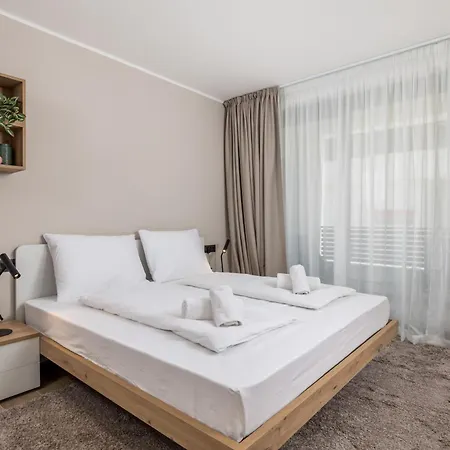 Belinda With Balcony *