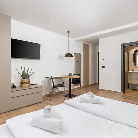 Belinda With Balcony *