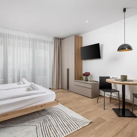 דירה Belinda With Balcony *